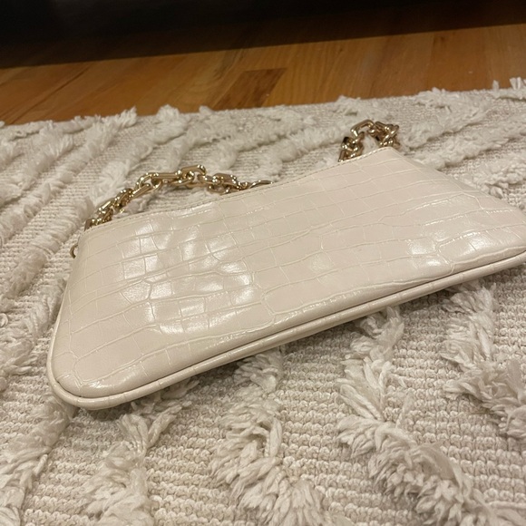 ZARA GOLD CHAIN STRAP ANIMAL EMBOSSED SHOULDER BAG CREAM - Picture 5 of 8